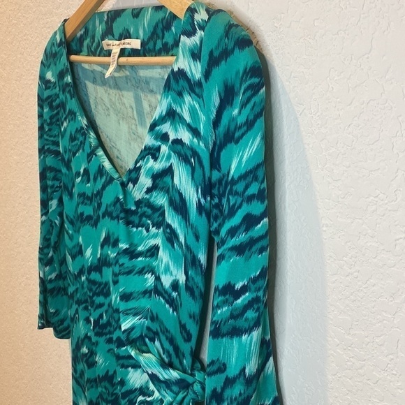 𝅺Diane von Furstenberg Turquoise Oletta Silk Faux Wrap Dress - Picture 3 of 10